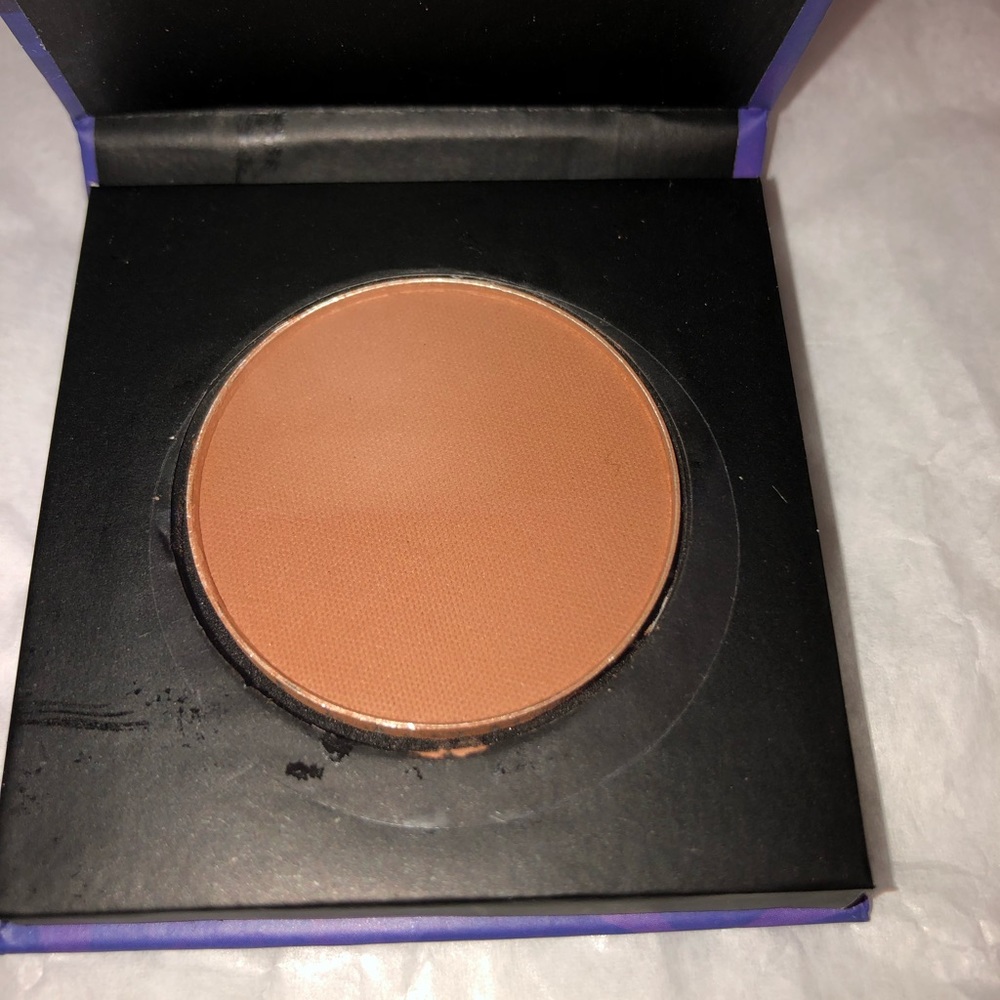 Bronzer - Picture 3 of 3